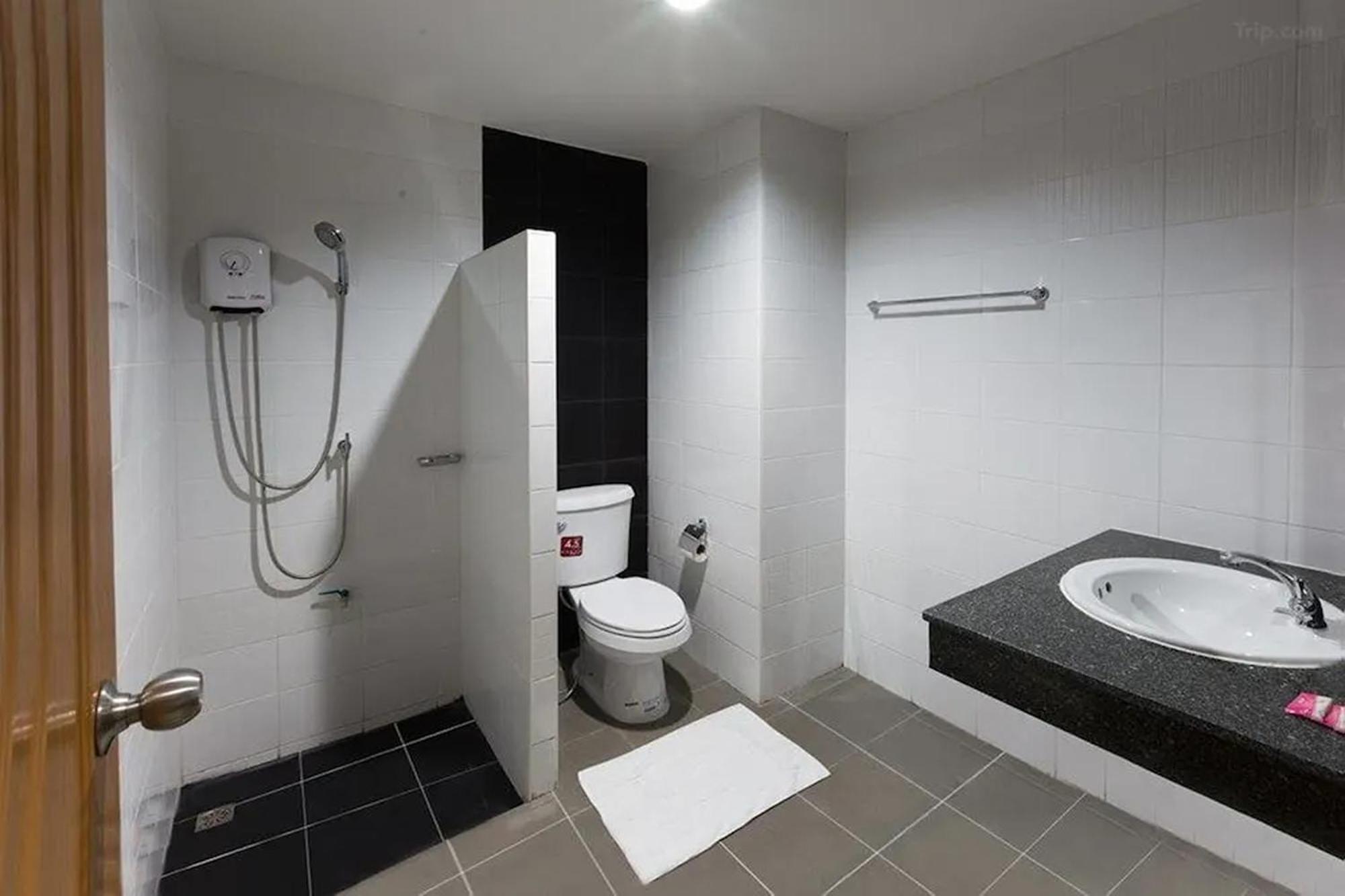 Jj Residence Phuket Town מראה חיצוני תמונה